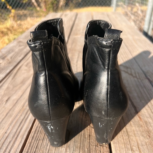 Women’s healed ankle boot size 7.5 Wet Seal - Picture 2 of 6